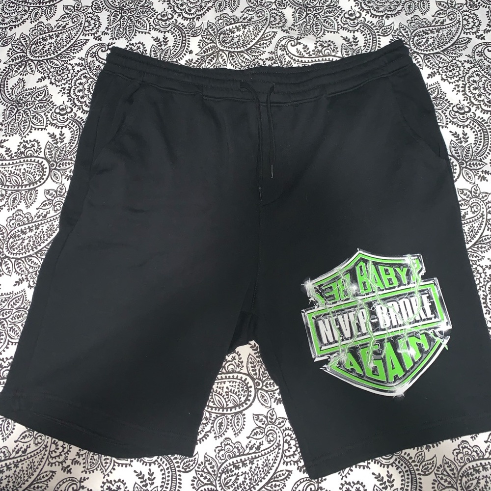 Never Broke Again Shorts with logo and back pocket